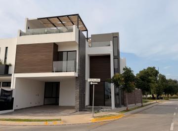 Casa de 4 habitaciones, León · Residencial Mayorca | Casa en Venta 332.73 m² | Sur de León