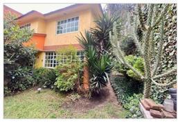 Casa · 327m² · 3 Recámaras · 3 Estacionamientos · Casa en Venta en San Bartolo Ameyalco 3 Recámaras