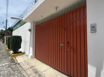 Casa · 207m² · 6 Recámaras · 4 Estacionamientos · Casa en Venta en Chamilpa, Cuernavaca