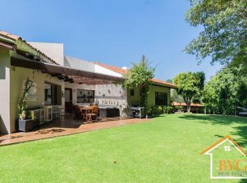 Casa · 693m² · 3 Recámaras · 4 Estacionamientos · Venta Casa con Vigilancia en Bosque de Las Lomas