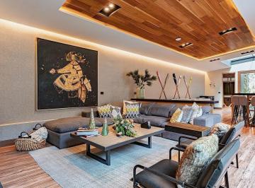 Casa · 890m² · 5 Recámaras · 6 Estacionamientos · En Venta Casa en Lomas Country