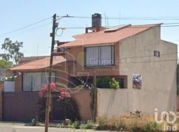 Casa · 369m² · 3 Recámaras · 2 Estacionamientos · Casa en Venta | El Tejocote, Texcoco | 369 m² de Construcción | Jacuzzi y Jardín |
