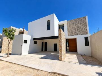 Casa de 3 habitaciones, Mérida · Promocion! Estrena Tu Casa Ideal! Casa con Jardin, Piscina y Cuarto de Servicio en Dzitya, Mérida