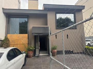 Casa de 4 habitaciones, Zapopan · Casa de Uso de Suelo Mixto en Venta en Av Juan Palomar Arias