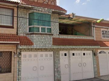 Casa de 4 habitaciones, Ecatepec de Morelos · Venta de Casa en Col Industrias Tulpetlac Ecatepec