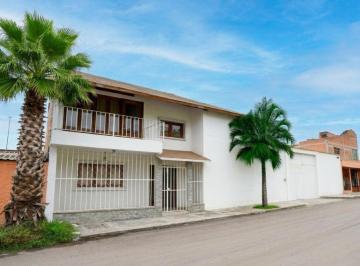 Casa de 4 habitaciones, El Salto · Casa en Venta en El Salto, Jalisco | 4 Recámaras, Jardín de 120 m²