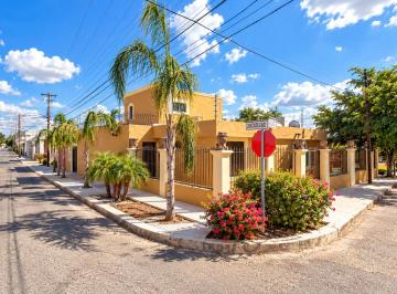 Casa de 3 habitaciones, Hermosillo · Casa en Venta en Esquina | Colonia San Benito