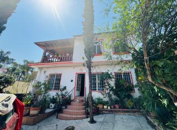 Casa · 4 Recámaras · 3 Estacionamientos · Casa en Venta, con Local Comercial en Cuernavaca, Mor.