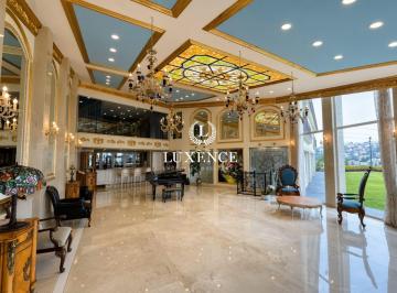 Casa · 2300m² · 6 Recámaras · 7 Estacionamientos · Casa en Bosque de Las Lomas en Renta