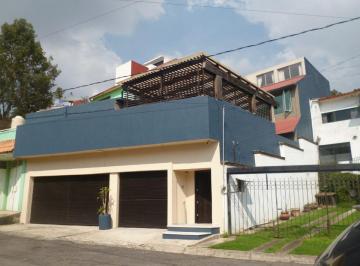 Casa de 3 habitaciones, Naucalpan de Juárez · Casa en Venta en Paseos del Bosque | Terraza, Doble Altura y Vistas Espectaculares