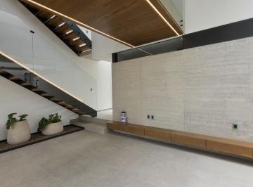 Casa · 285m² · 4 Recámaras · 3 Estacionamientos · Casa en Venta Álamos Tres Marías Fraccionamiento Privado