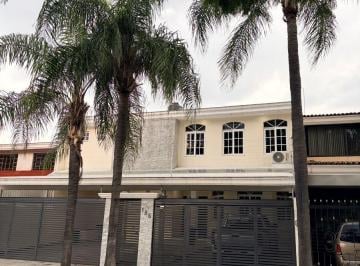 Casa de 5 habitaciones, Zapopan · Vive en Bugambilias con Amplitu y Elegancia