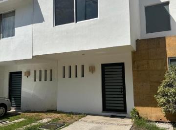 Casa · 3 Recámaras · 2 Estacionamientos · Casa en Renta en Villafranca Residencial