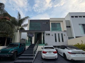 Casa en condominio de 3 habitaciones, Zapopan · Residencia Exclusiva en Jardin Real, 3 Habitaciones con Baño Completo