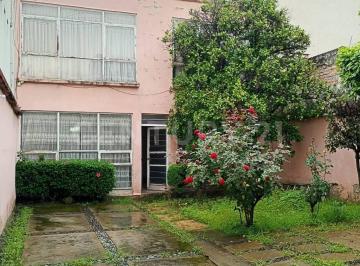 Casa · 175m² · 4 Recámaras · 2 Estacionamientos · A 1 Calle de Parque de La Bola y Av Revolucion