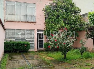 Casa · 175m² · 4 Recámaras · 2 Estacionamientos · A 1 Calle de Parque de La Bola y Av Revolucion