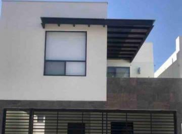 Casa de 3 habitaciones, García · Bonita Casa en Renta en Dominio Cumbres