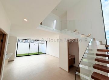 Casa de 4 habitaciones, Querétaro · Venta Casa Preserve Juriquillaa Estrenar Doble Altura, 4 Recamaras,5 Baños.