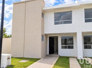 Casa · 83m² · 2 Recámaras · 1 Estacionamiento · Casa Nueva en Renta Zinacantepec