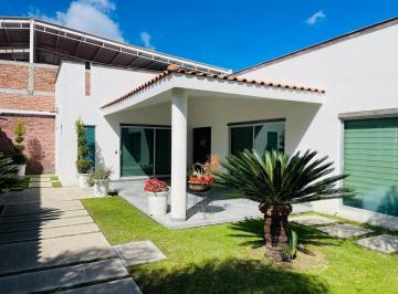Casa · 300m² · 2 Recámaras · 6 Estacionamientos · Casa de Campo en Fracc. Santuario de Santa Rita