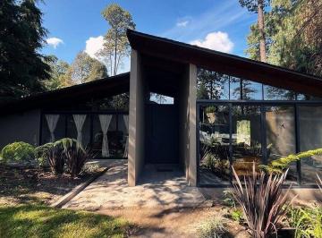 b6b4d439c87ec94f94417406ab5efe262003f589b2fb9e8f6d4ecf461ec3a930 · Casa en Venta en Fraccionamiento Talo, Valle de Bravo 900 m² de Terreno | Jardín
