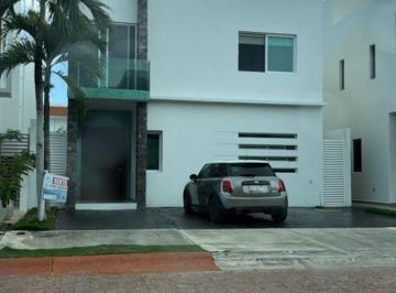 Casa de 3 habitaciones, Benito Juárez · Casa en Renta en Residencial Cumbres, Cancún | 3 Recámaras | Alberca Privada