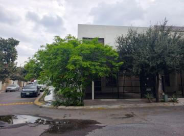 Casa de 3 habitaciones, General Escobedo · Renta Casa Equipada en Esquina Frente a Parque