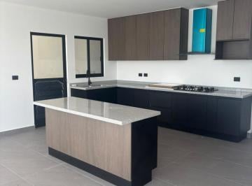 Casa en condominio en Renta de 4 habitaciones Lomas de Juriquilla · Casa Nueva en Renta en Lomas de Juriquilla 4 Recámaras, Jardín y Doble Altura