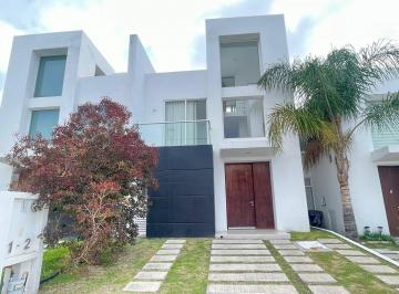 Casa · 180m² · 3 Recámaras · 2 Estacionamientos · Casa en Renta El Refugio Privada Seguridad Cerca Colegios Paseo Queretaro