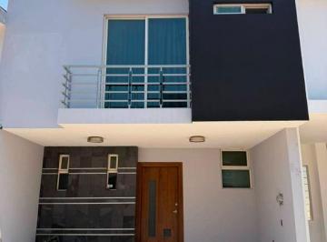 Casa · 173m² · 4 Recámaras · 2 Estacionamientos · Casa en Venta o Renta en Residencial Poniente, Zapopan