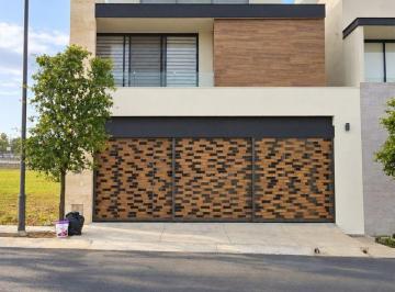 Casa de 3 habitaciones, García · 3 Niveles con Terraza | Las Mejores Amenidades de Cumbres