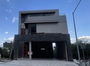 Casa · 380m² · 3 Recámaras · 4 Estacionamientos · Casa en Venta en Cumbres Elite Premier Priv. Everest