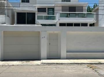 Casa · 270m² · 4 Recámaras · 5 Estacionamientos · Casa - Ampliacion Unidad Nacional (Ampliación)