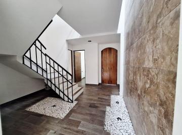 Casa en condominio de 3 habitaciones, El Marqués · Casa Tipo Californiano en Renta en Condominio Privado, Frente Al Parque Jamadi Zibatá.