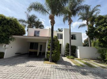 Casa de 4 habitaciones, Puebla · Casa en Venta en Fraccionamiento Santa Cruz Guadalupe Dentro de Conjunto, Zavaleta Cerca Forjadores