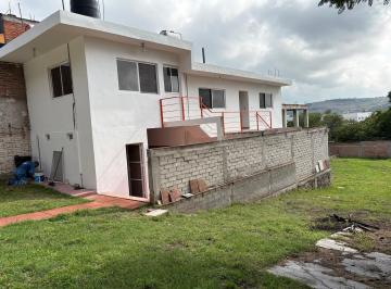 Bodega comercial · 226m² · 8 Estacionamientos · Renta de Terreno Para Bodega con Construcción en Renta Cerca de Av Pirineos y Acceso III - (4)