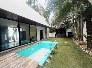 Casa · 248m² · 4 Recámaras · 4 Estacionamientos · Casa en Venta en Yucatán Country Club, Mérida Yucatán (Eb - Xc9943)
