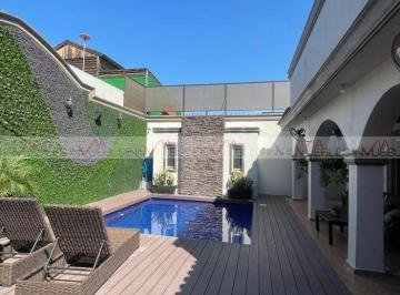Casa · 535m² · 4 Recámaras · 3 Estacionamientos · Casa en Venta en Anahuac