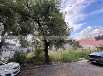 Terreno / Lote · 300m² · 1 Recámara · 4 Estacionamientos · Terreno / Lote en Venta en Tecnológico