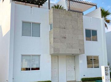 Casa de 3 habitaciones, Coronango · Casa en Venta en Cuautlancingo con Alberca y Roof Garden