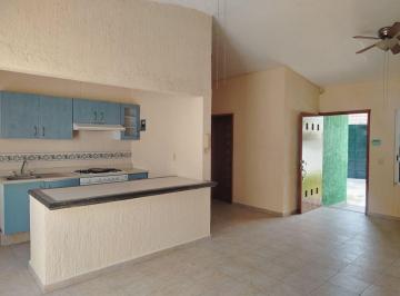 Casa de 2 habitaciones, Cuernavaca · Casa Sola de un Nivel con Vigilancia