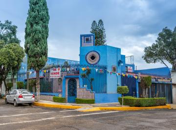 Casa de 4 habitaciones Venta MN 6,520,000 · Casa Viveros de La Loma en Esquina con Depto.
