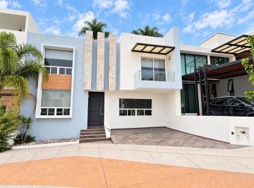 Casa de 4 habitaciones, Morelia · | Casa en Renta en Puerta Tres Marías |