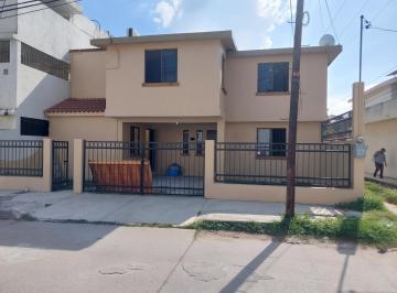 Casa · 180m² · 3 Recámaras · 1 Estacionamiento · Casa - Las Américas
