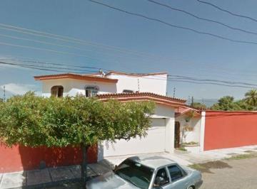 Casa de 4 habitaciones, Tecomán · Casa en Venta en Tecoman, Colima