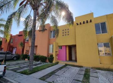 Casa en condominio de 4 habitaciones, Corregidora · Casa en Renta Privada con Alberca y Seguridad 4 Recamaras Una en Planta Baja Unica Zona