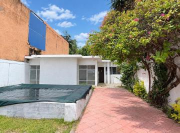 Casa · 178m² · 3 Estacionamientos · Casa de un Nivel Para Remodelar en Tlaltenango, Cuernavaca, Mor. Clave 6422