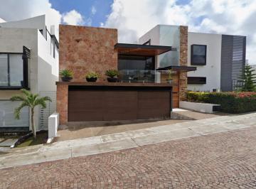 Casa de 4 habitaciones, Querétaro · Venta de Casa en Cumbres del Lago, Queretaro.