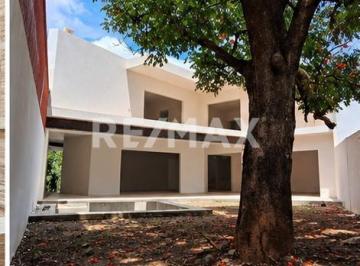 Casa · 372m² · 3 Recámaras · 2 Estacionamientos · Casa en Venta en Morelos, San Diego, Cuernavaca