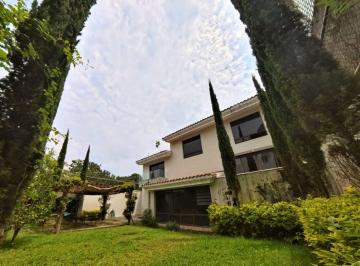 Casa de 5 habitaciones, Zapopan · Casa de 600 m² con 5 Recámaras en Venta en Fraccionamiento Bugambilias